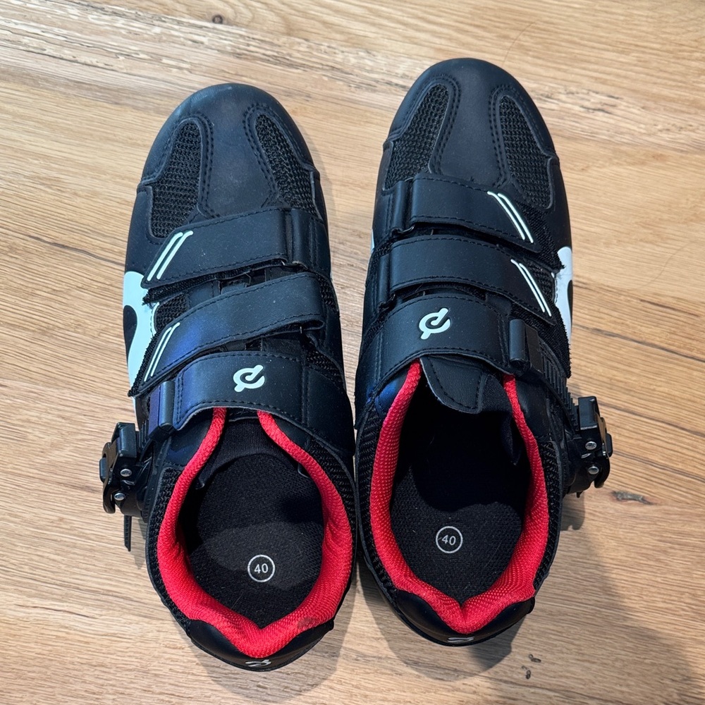 Peloton shoes, size 40. Barely used.